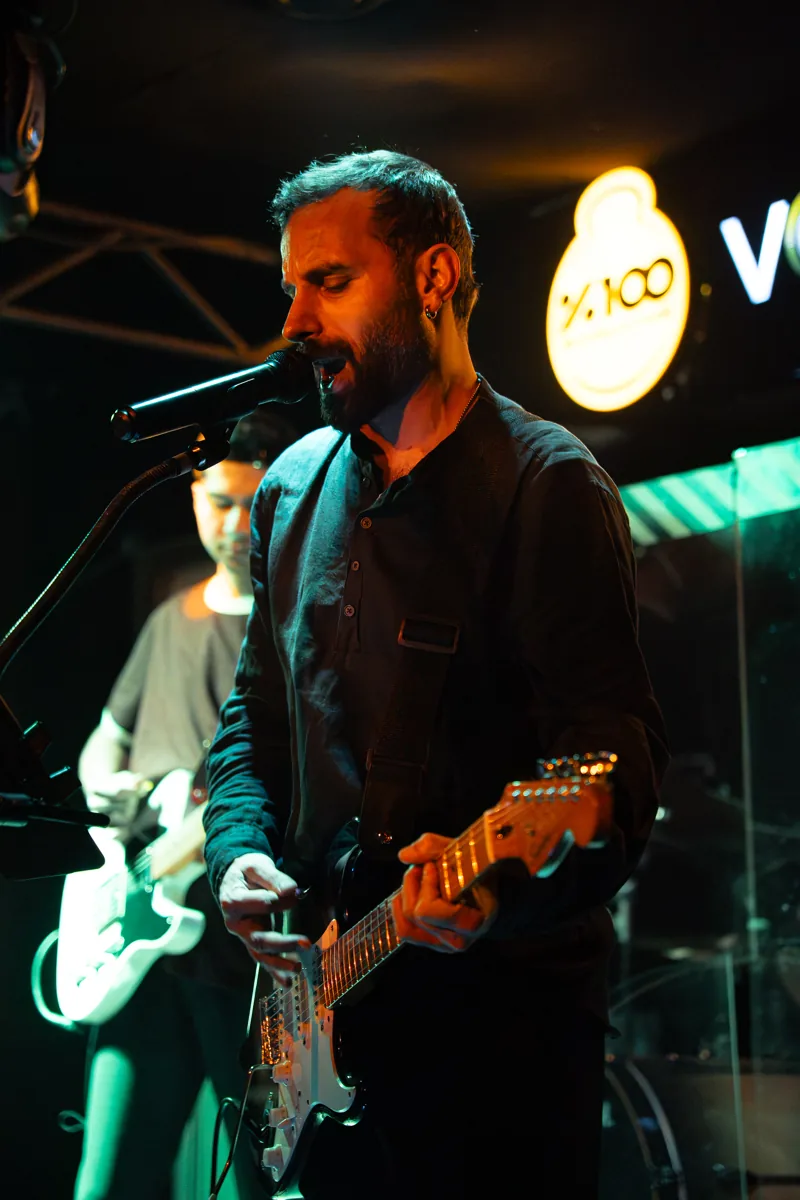 Dr. Arif Közen — Vokal · Ritim Gitar